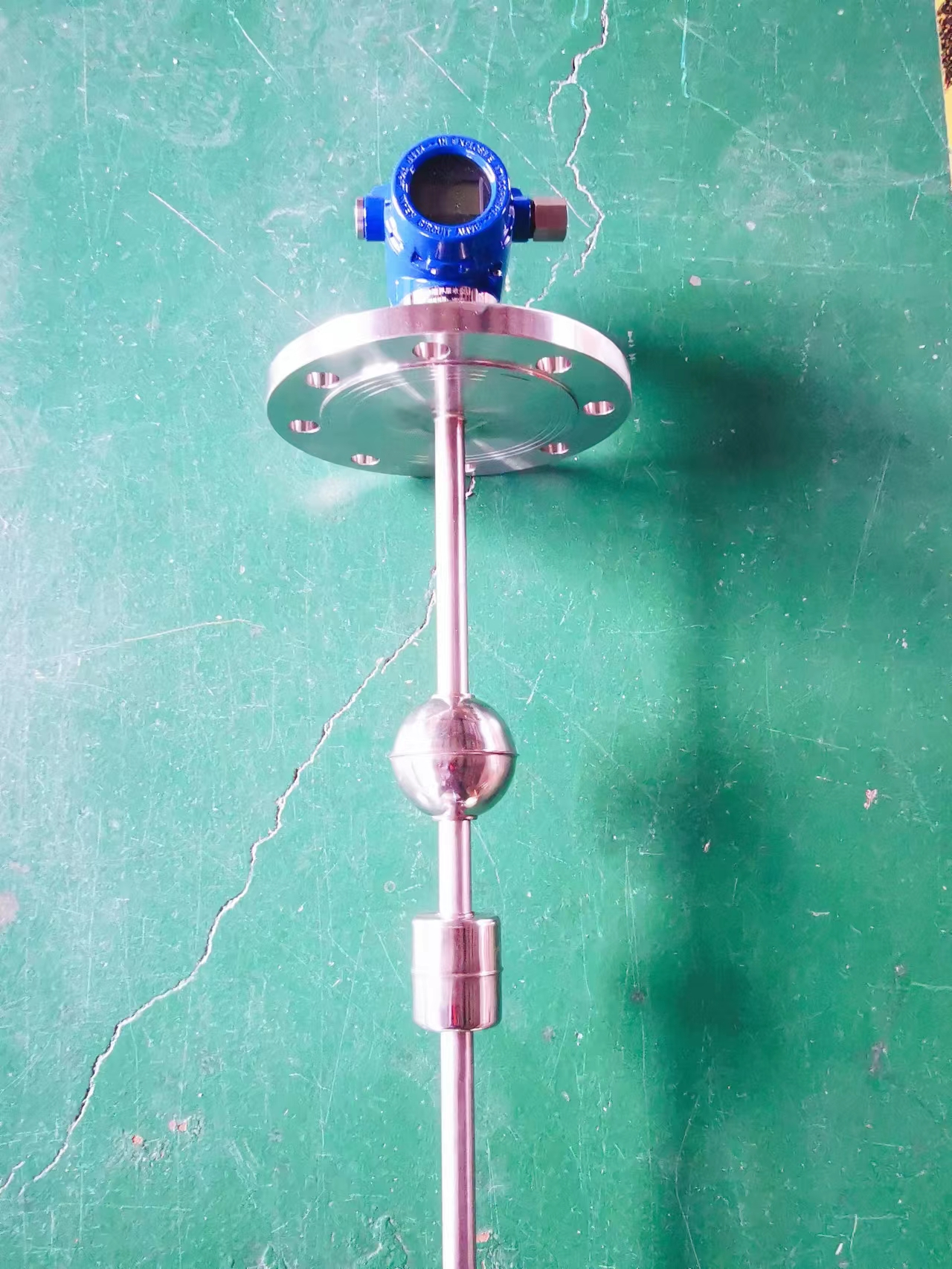 如何給磁致伸縮液位計更換浮球